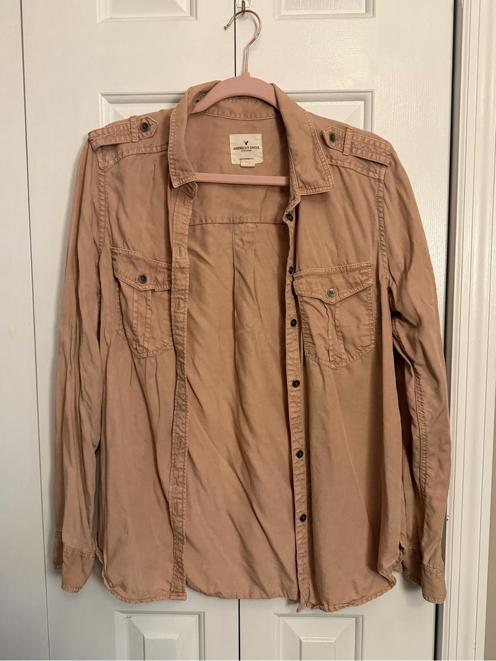 American Eagle Outfitters Blush Boyfriend Button-Up M
